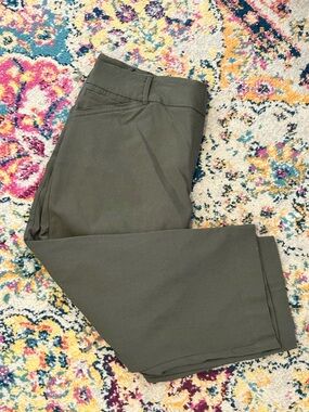 Reitmans Women’s Olive Green Stretch Capri Dress Pants